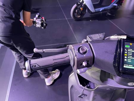 极核摩托车品牌>AE7报价车型图片-摩托范